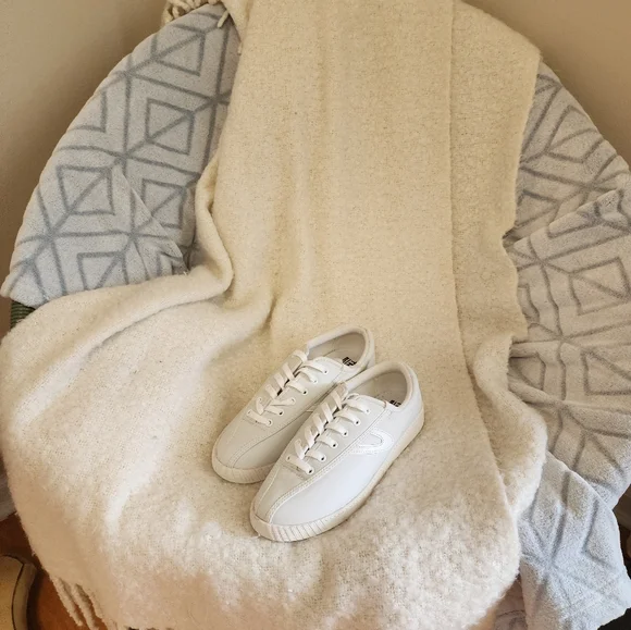 White Casual Sneakers - Picture 1 of 5